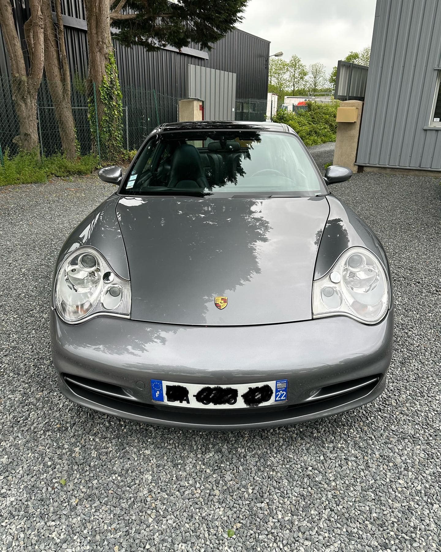 Protection céramique sur cette Porsche 996 Targa

…