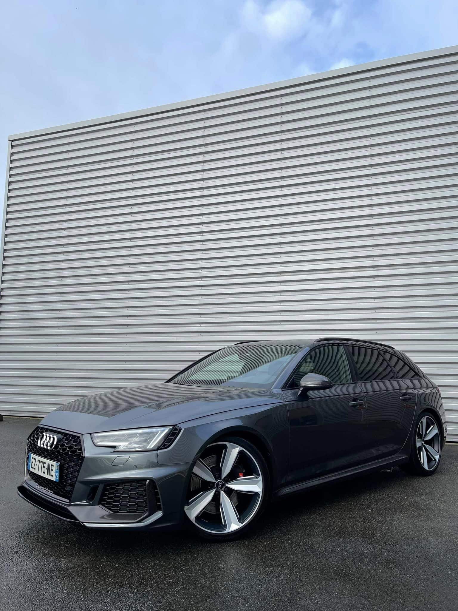 AUDI RS4 Préparation esthétique intérieur/extérieu…