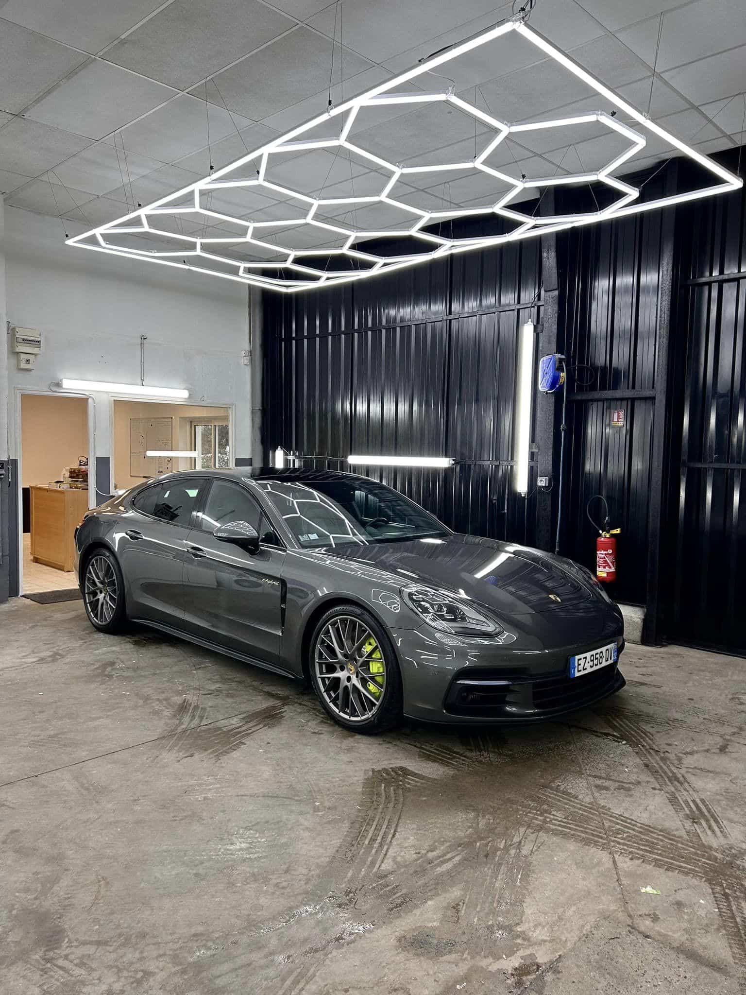 PORSCHE PANAMERA 4  Préparation esthétique intérie…