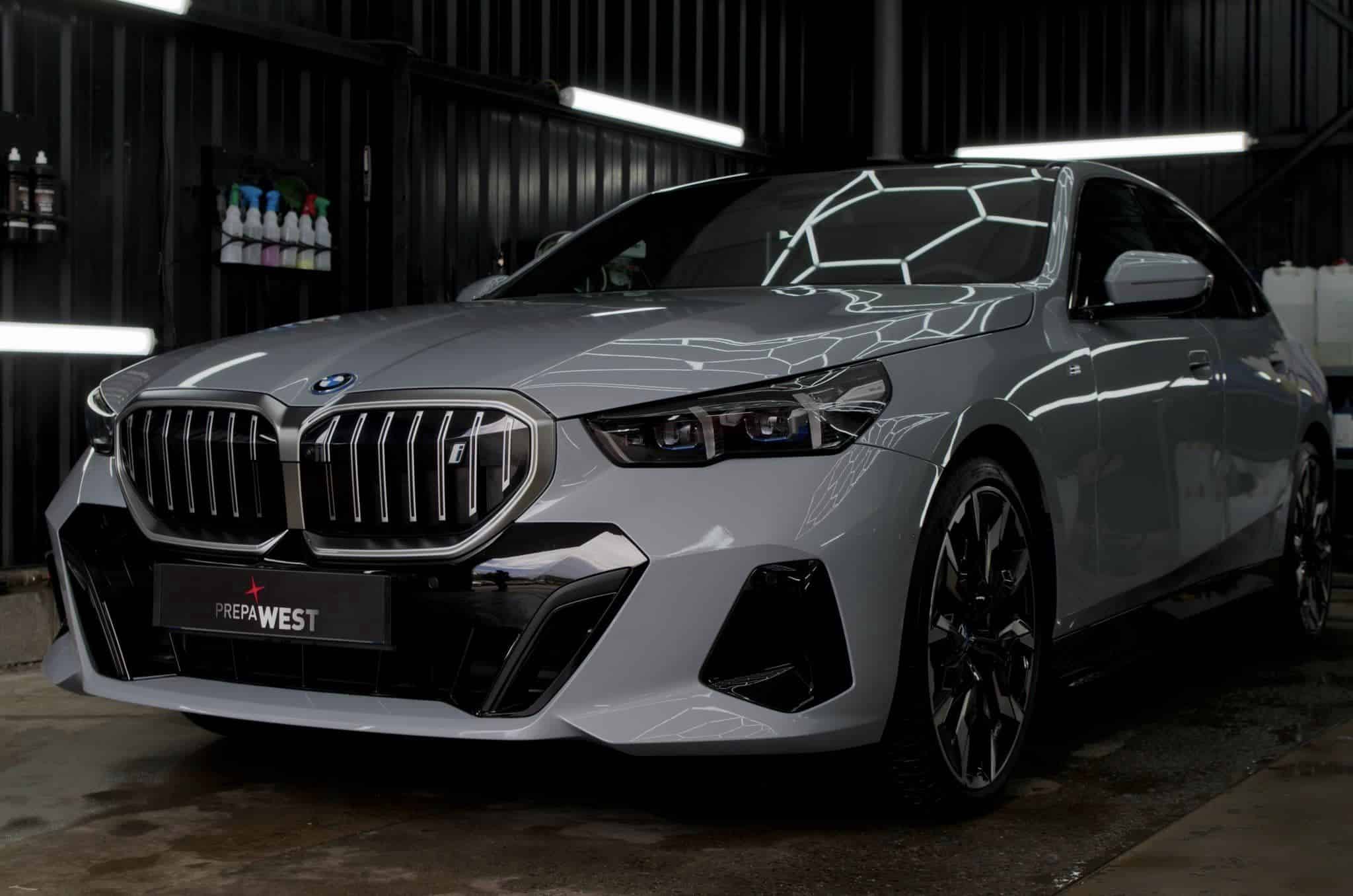 BMW I5 
 Préparation esthétique intérieur/extérieu…