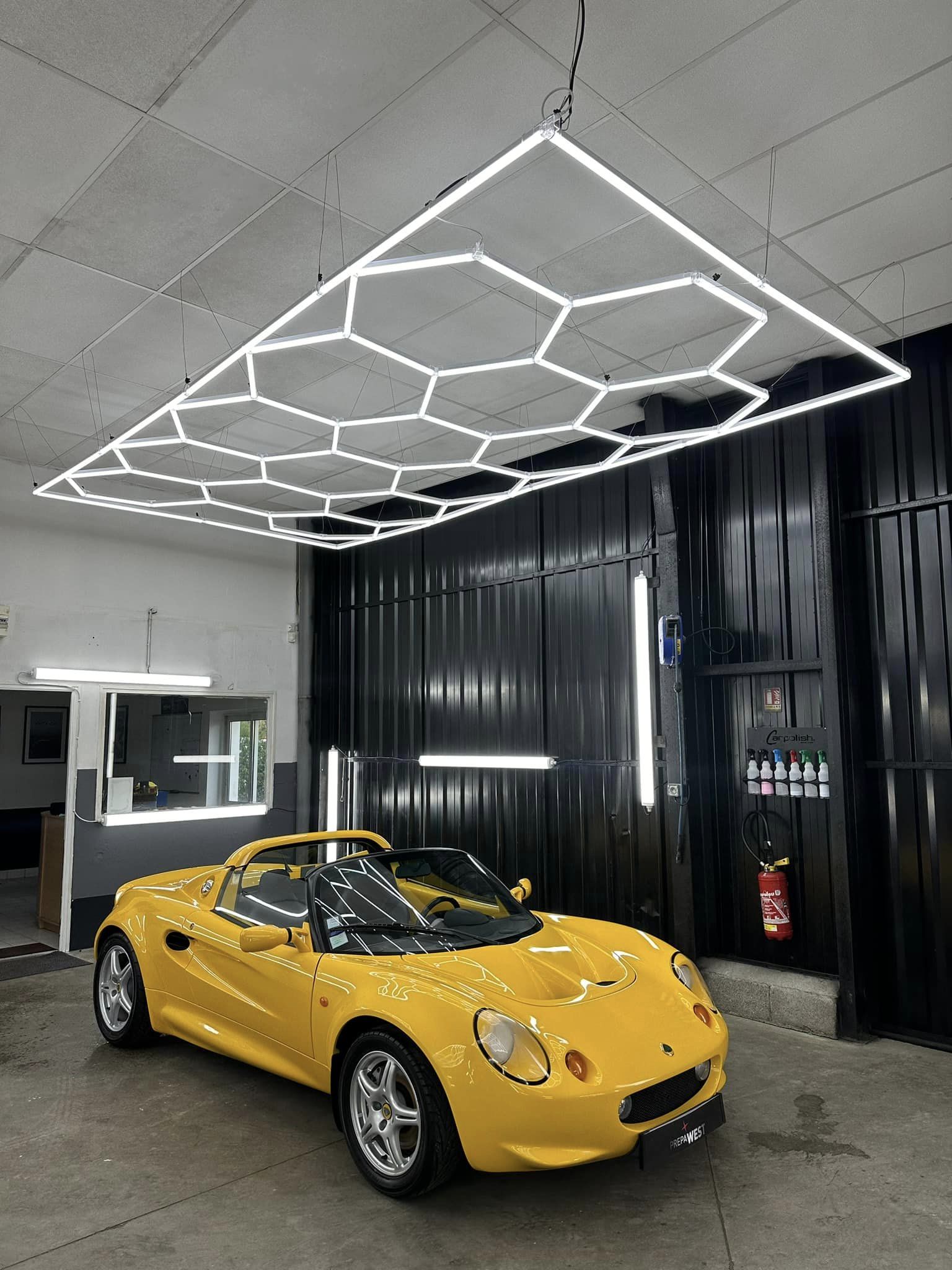 LOTUS ÉLISE
 Préparation esthétique intérieur/exté…