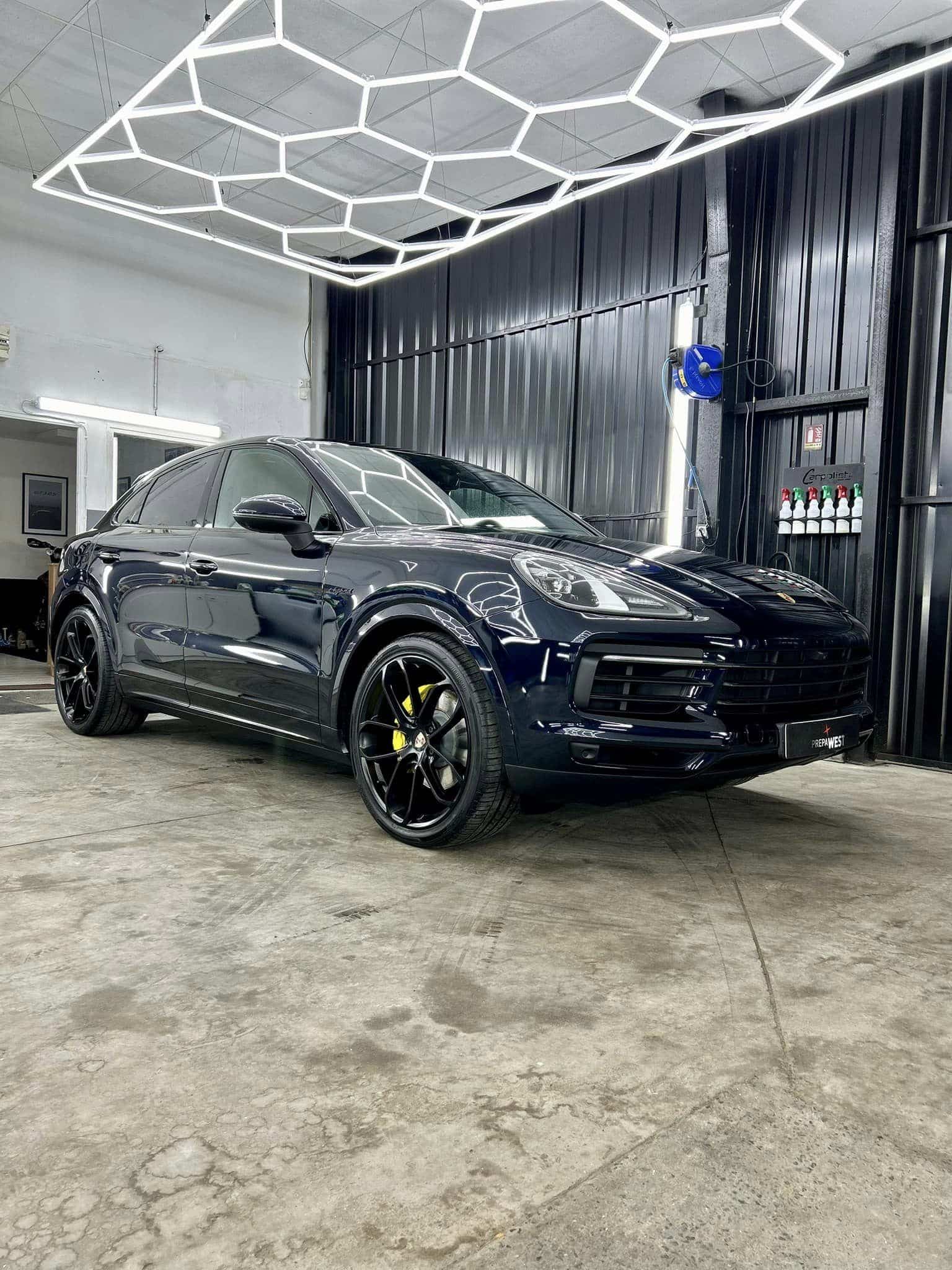 PORSCHE CAYENNE  Préparation esthétique intérieur/…